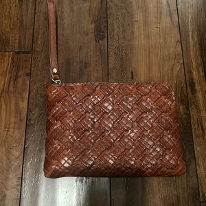 Patricia Nash Women’s Brown Leather 6 1/2x9in Wrislet.